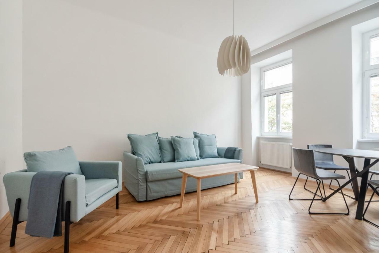 Universum Apartment 2 Wenen Buitenkant foto