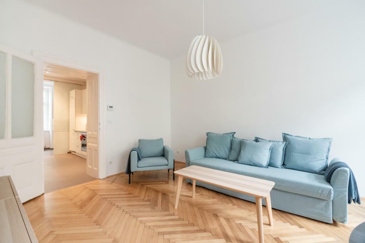 Universum Apartment 2 Wenen Buitenkant foto