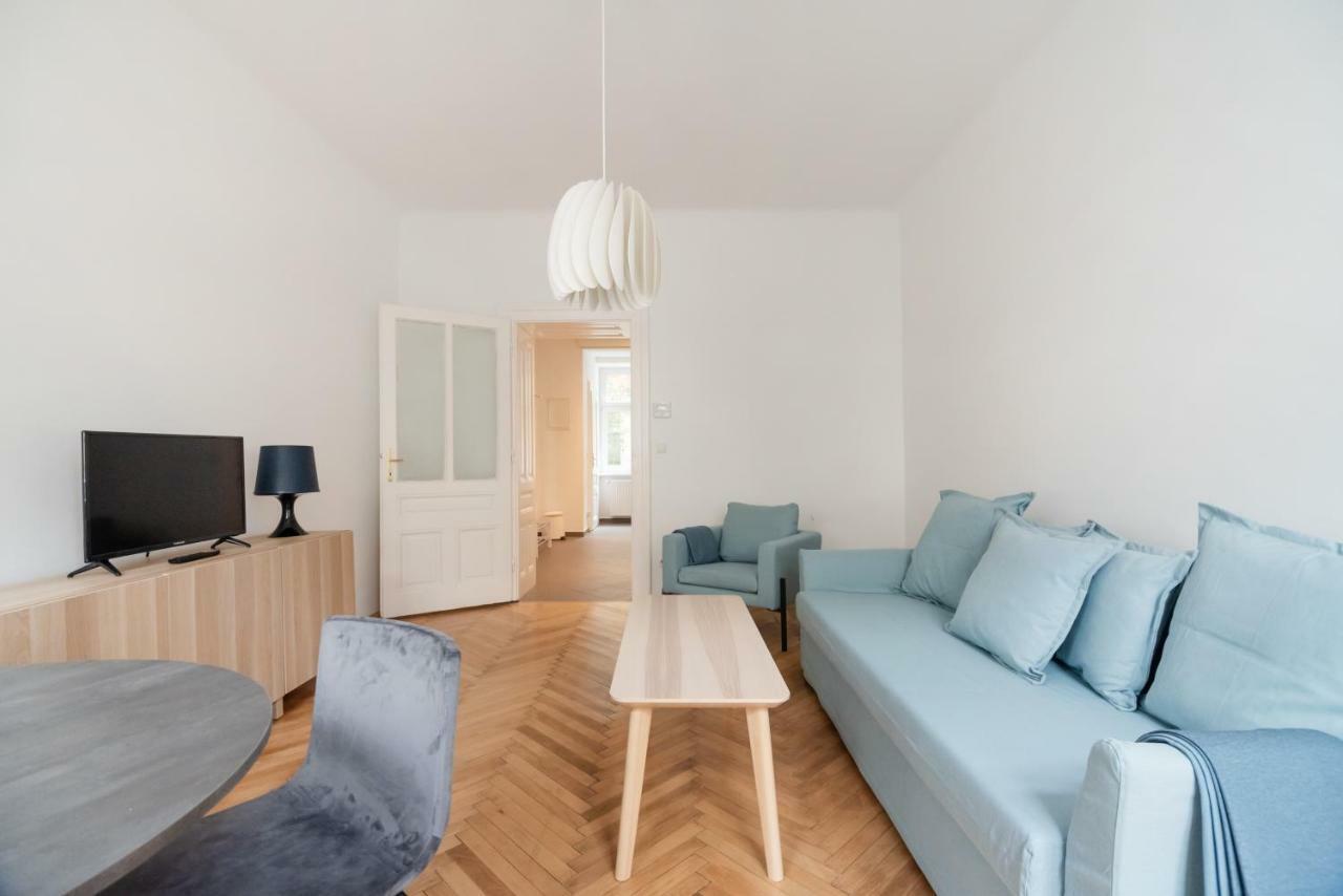 Universum Apartment 2 Wenen Buitenkant foto